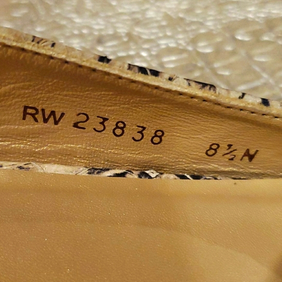 Stuart Weitzman Pointed Open Toe Reptile Flats🐍❣ - Picture 12 of 12